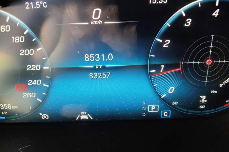 Used Mercedes-Benz GLC 2022 Refreshed GLC 300 L 4MATIC Dynamic Edition Odometer Close Up
