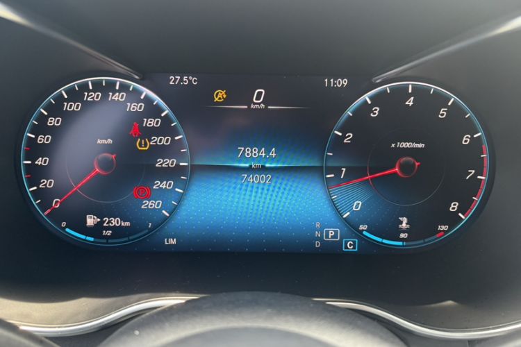 Used Mercedes-Benz GLC 2022 Facelift GLC 260 L 4MATIC Luxury Edition Odometer Close Up
