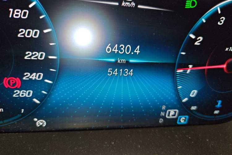 Used Mercedes-Benz GLC 2022 GLC 260 L 4MATIC Luxury Model Odometer Close Up
