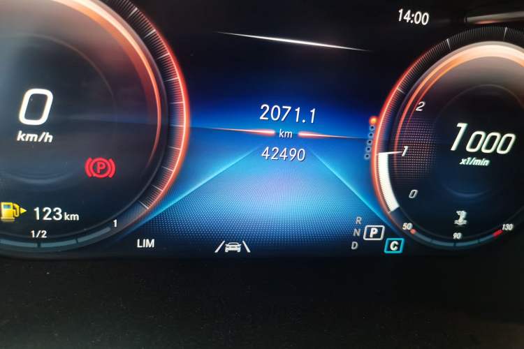 Used Mercedes-Benz GLC 2022 GLC 300 L 4MATIC Dynamic Edition Prestige Model Odometer Close Up