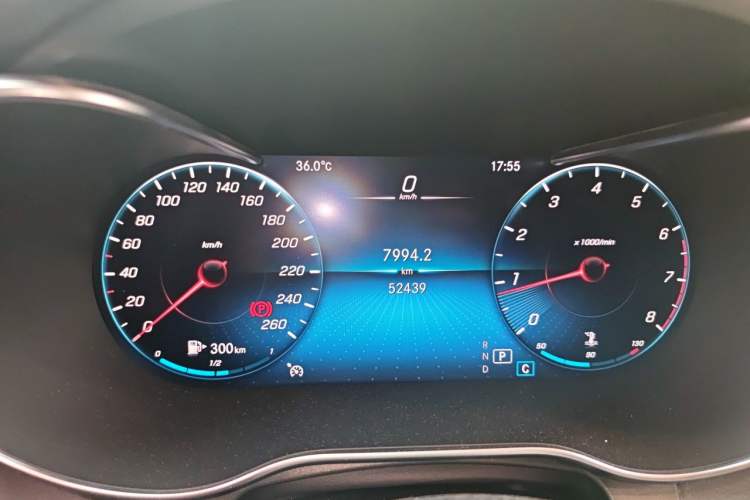 Used Mercedes-Benz GLC 2022 Refreshed GLC 300 L 4MATIC Dynamic Edition Prestige Version Odometer Close Up