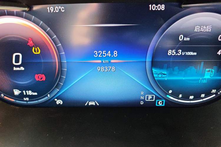 Used Mercedes-Benz GLC 2022 Refreshed GLC 300 L 4MATIC Dynamic Edition Odometer Close Up