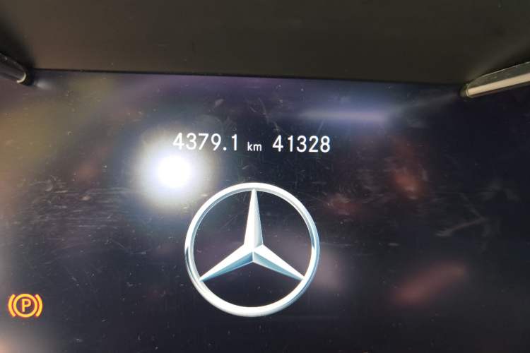 Used Mercedes-Benz GLC 2022 GLC 260 L 4MATIC Luxury Model Odometer Close Up