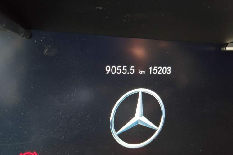 Used Mercedes-Benz GLC 2022 Second Facelift GLC 260 L 4MATIC Luxury Edition Odometer Close Up
