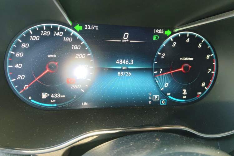 Used Mercedes-Benz GLC 2022 Facelifted GLC 260 L 4MATIC Dynamic Edition Odometer Close Up