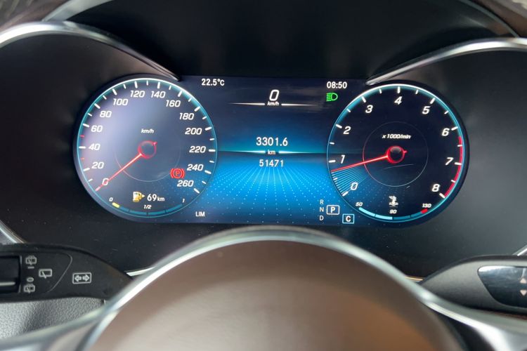 Used Mercedes-Benz GLC 2022 Second Facelift GLC 260 L 4MATIC Luxury Edition Odometer Close Up