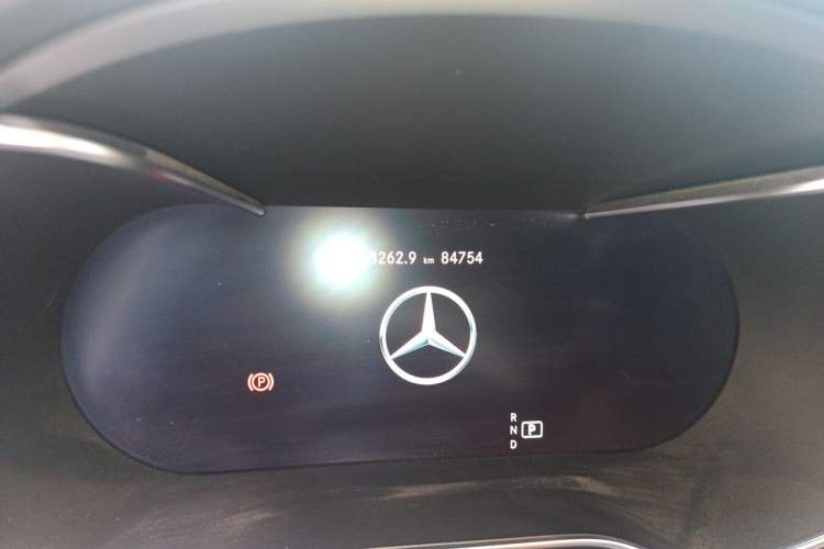 Used Mercedes-Benz GLC 2022 Refreshed GLC 300 L 4MATIC Dynamic Edition Odometer Close Up