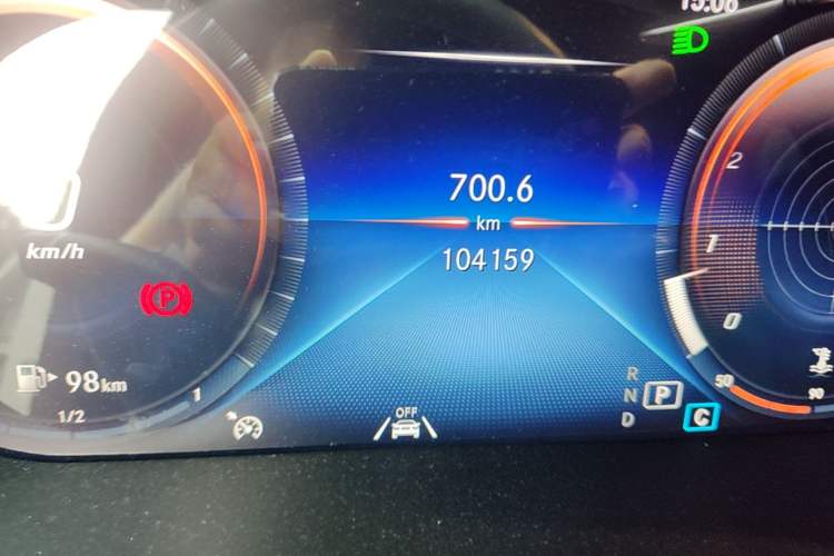 Used Mercedes-Benz GLC 2022 GLC 300 L 4MATIC Dynamic Edition Prestige Model Odometer Close Up
