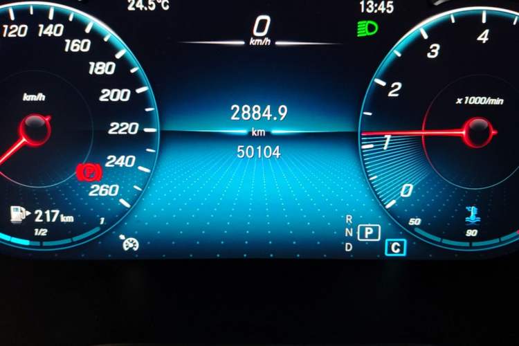 Used Mercedes-Benz GLC 2022 Second Facelift GLC 260 L 4MATIC Luxury Edition Odometer Close Up