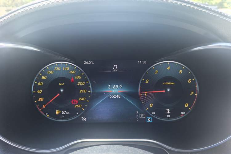 Used Mercedes-Benz GLC 2022 Second Facelift GLC 260 L 4MATIC Luxury Edition Odometer Close Up