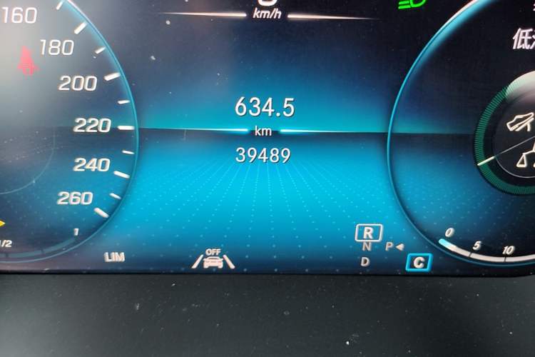 Used Mercedes-Benz GLC 2022 Refreshed GLC 300 L 4MATIC Dynamic Edition Prestige Version Odometer Close Up