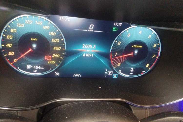 Used Mercedes-Benz GLC 2022 GLC 300 L 4MATIC Dynamic Edition Prestige Model Odometer Close Up