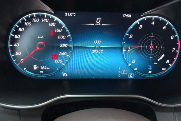Used Mercedes-Benz GLC 2022 Second Facelift GLC 260 L 4MATIC Luxury Edition Odometer Close Up