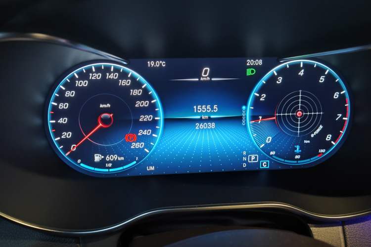 Used Mercedes-Benz GLC 2022 Second Facelift GLC 260 L 4MATIC Luxury Edition Odometer Close Up