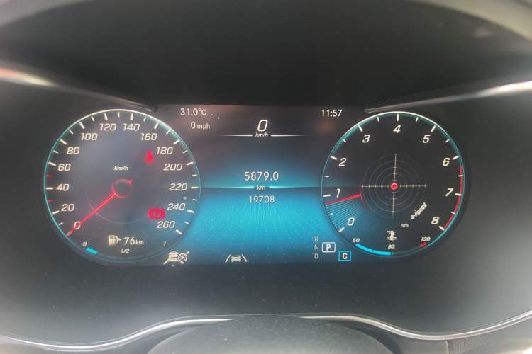 Used Mercedes-Benz GLC 2022 Facelifted GLC 300 L 4MATIC Luxury Edition Odometer Close Up