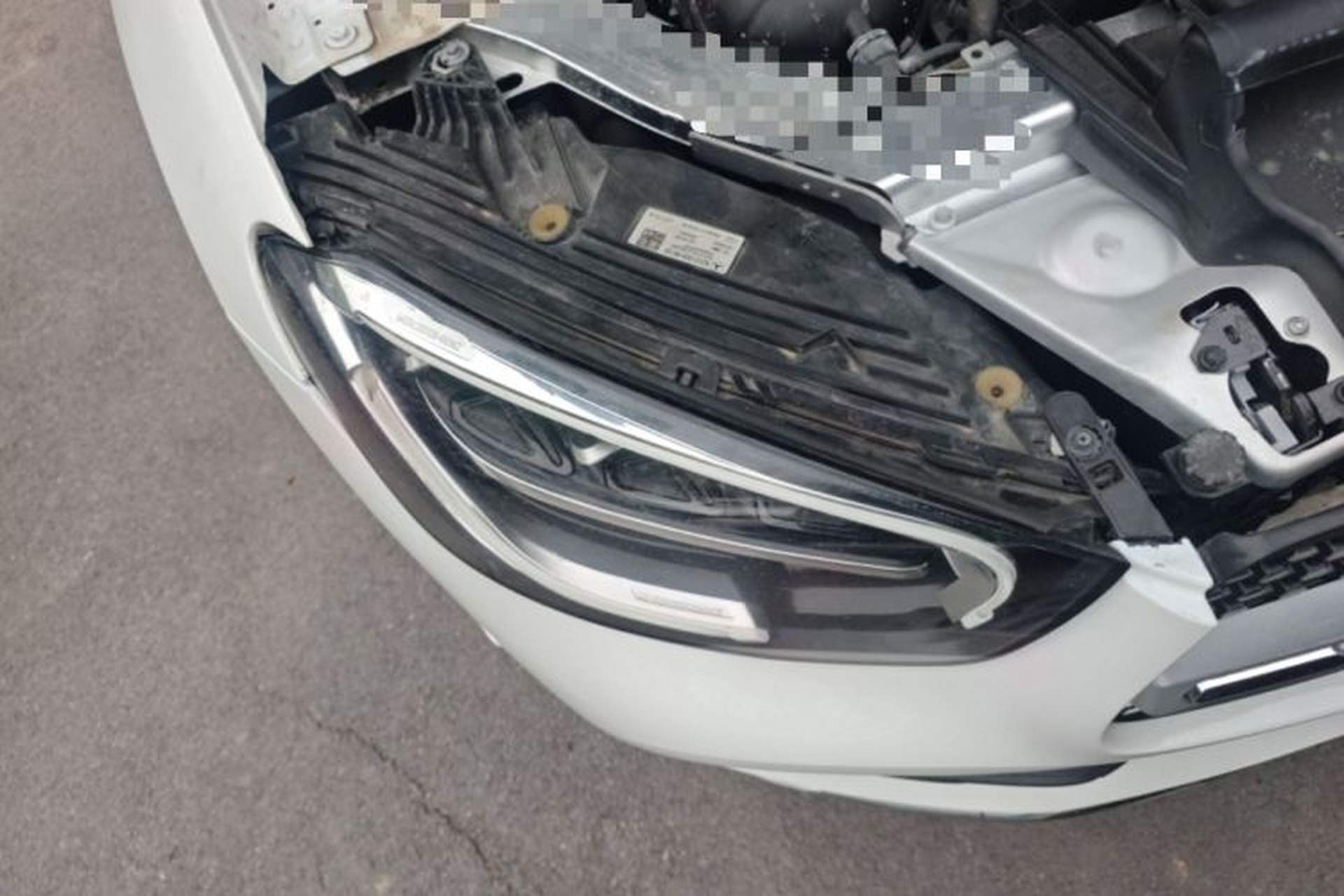 Used Mercedes-Benz GLC 2022 Facelifted GLC 260 L 4MATIC Dynamic Edition Right Front Headlight