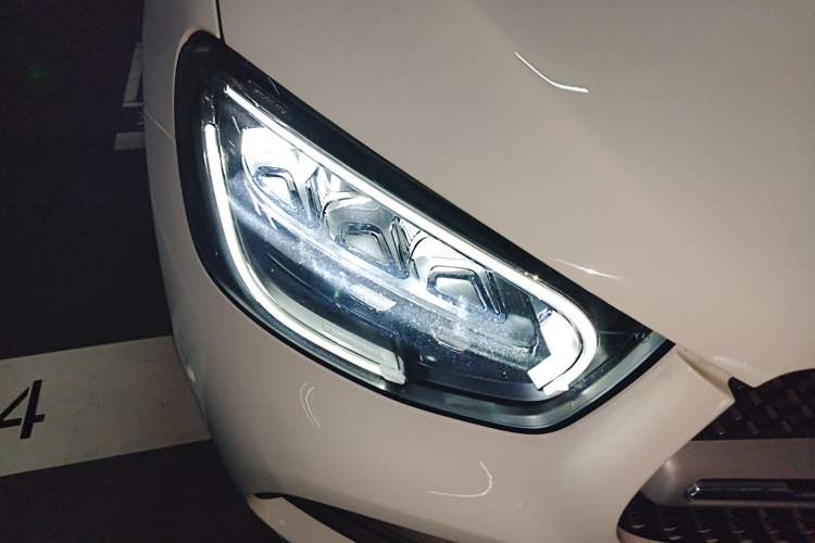 Used Mercedes-Benz GLC 2022 Facelifted GLC 260 L 4MATIC Dynamic Edition Right Front Headlight