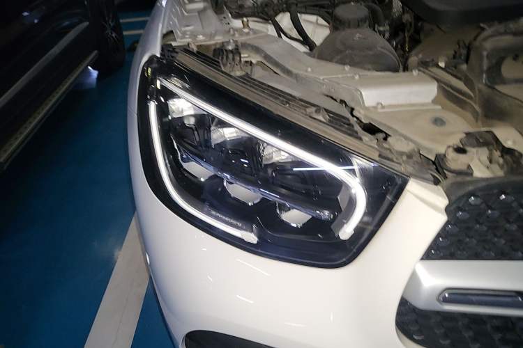 Used Mercedes-Benz GLC 2022 Second Facelift GLC 260 L 4MATIC Luxury Edition Right Front Headlight
