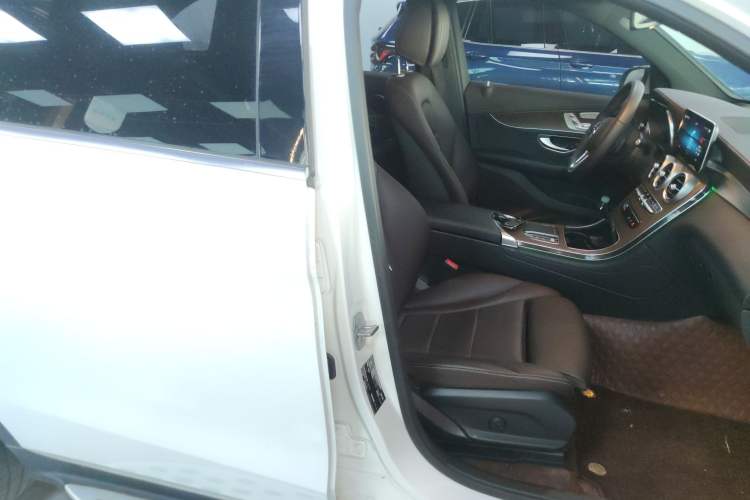 Used Mercedes-Benz GLC 2022 Refreshed GLC 300 L 4MATIC Dynamic Edition Prestige Version Right Front Seat