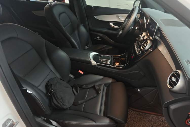 Used Mercedes-Benz GLC 2022 Second Facelift GLC 260 L 4MATIC Dynamic Edition Right Front Seat