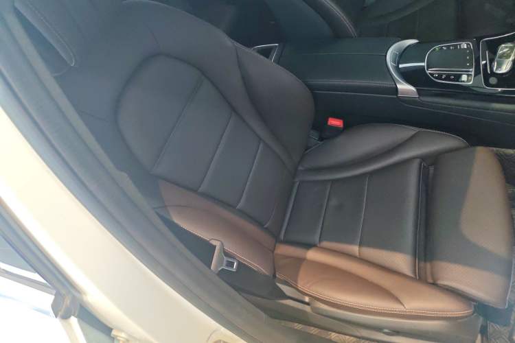 Used Mercedes-Benz GLC 2022 Facelifted GLC 260 L 4MATIC Dynamic Edition Right Front Seat