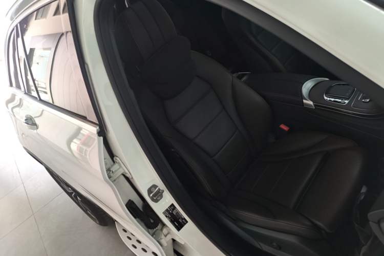 Used Mercedes-Benz GLC 2022 GLC 260 L 4MATIC Luxury Model Right Front Seat