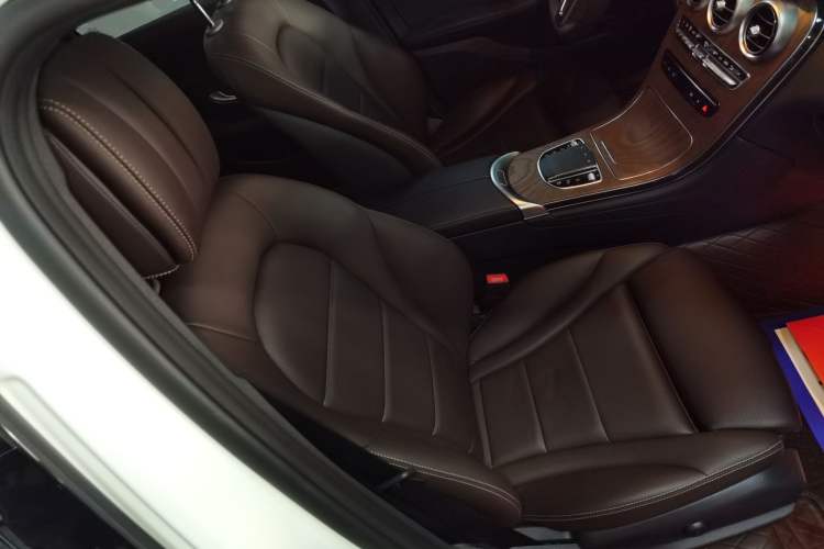 Used Mercedes-Benz GLC 2022 Refreshed GLC 300 L 4MATIC Dynamic Edition Prestige Version Right Front Seat