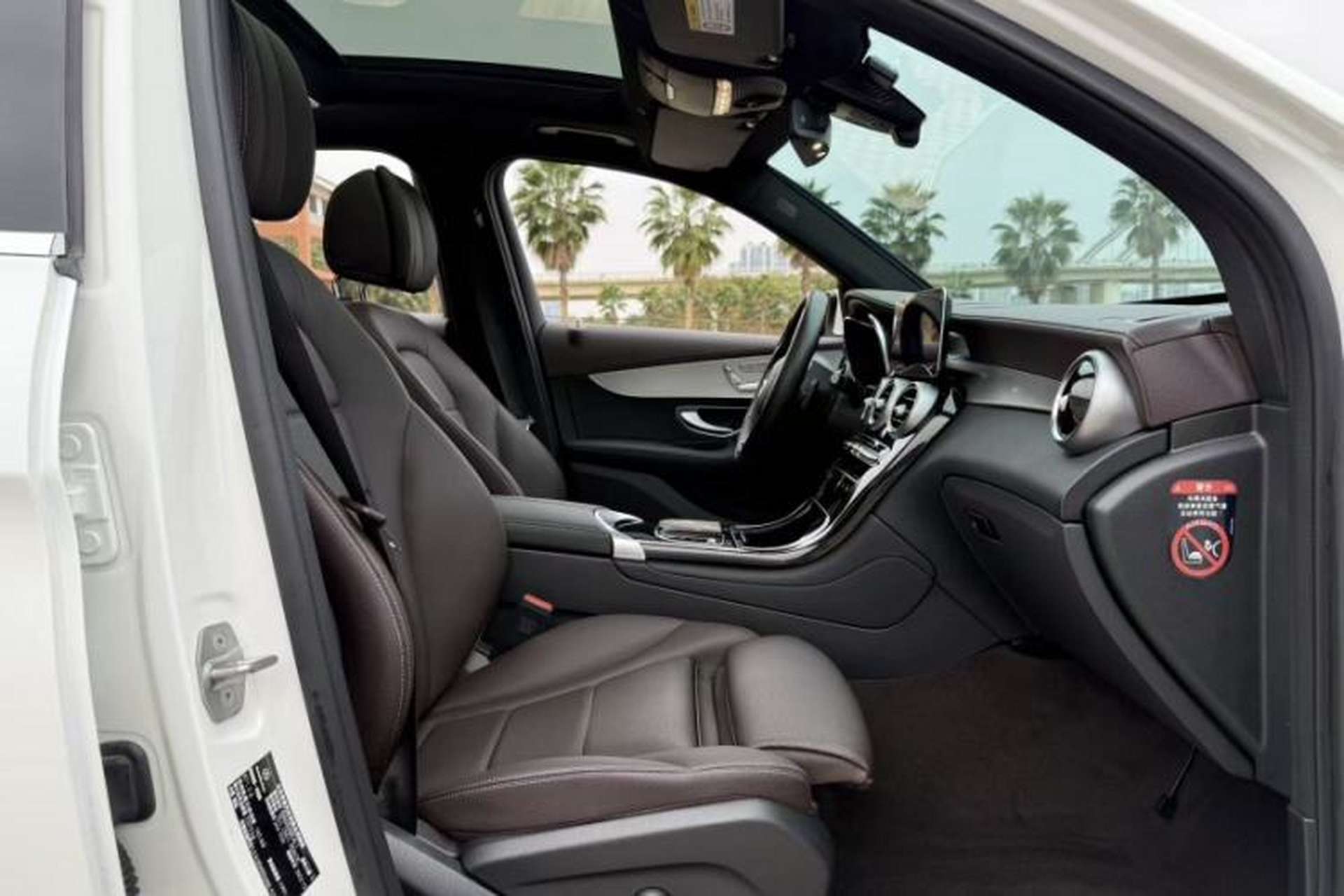 Used Mercedes-Benz GLC 2022 Facelifted GLC 260 L 4MATIC Dynamic Edition Right Front Seat