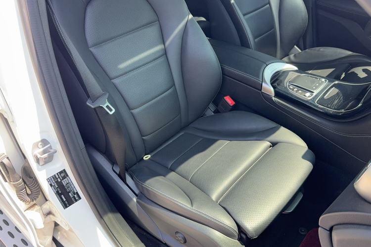 Used Mercedes-Benz GLC 2022 Facelifted GLC 260 L 4MATIC Dynamic Edition Right Front Seat