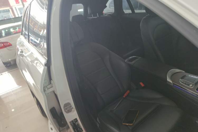 Used Mercedes-Benz GLC 2022 Facelift GLC 300 L 4MATIC Luxury Edition Right Front Seat