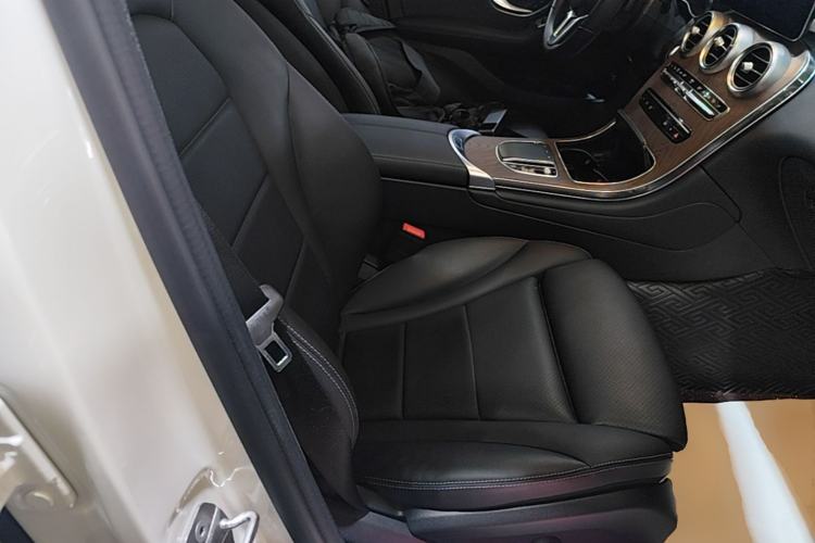 Used Mercedes-Benz GLC 2022 Refreshed GLC 300 L 4MATIC Dynamic Edition Prestige Version Right Front Seat