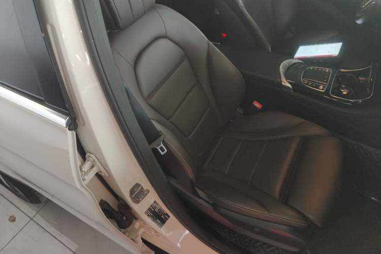 Used Mercedes-Benz GLC 2022 Facelifted GLC 260 L 4MATIC Dynamic Edition Right Front Seat