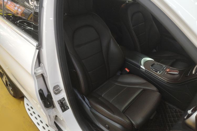 Used Mercedes-Benz GLC 2022 Refreshed GLC 300 L 4MATIC Dynamic Edition Prestige Version Right Front Seat