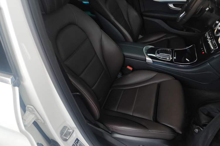 Used Mercedes-Benz GLC 2022 Facelifted GLC 260 L 4MATIC Dynamic Edition Right Front Seat