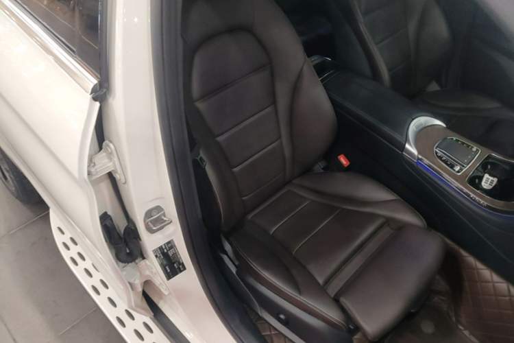 Used Mercedes-Benz GLC 2022 Refreshed GLC 300 L 4MATIC Dynamic Edition Prestige Version Right Front Seat