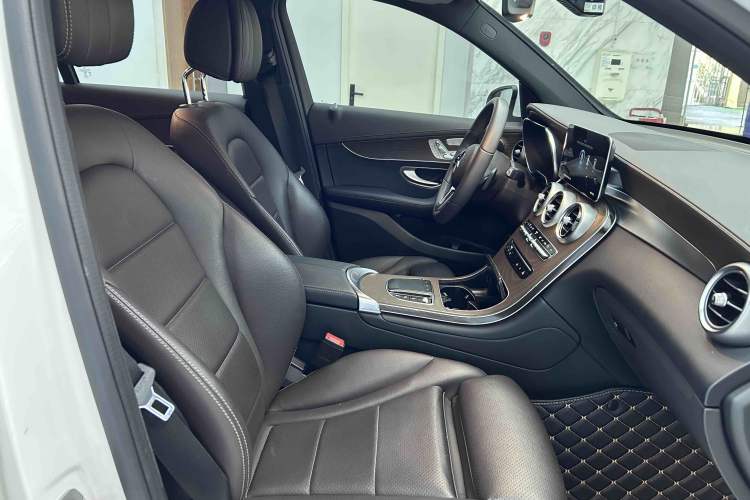 Used Mercedes-Benz GLC 2022 GLC 300 L 4MATIC Dynamic Edition Prestige Model Right Front Seat