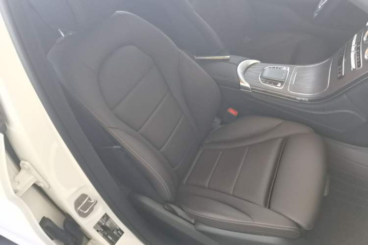 Used Mercedes-Benz GLC 2022 Facelift GLC 260 L 4MATIC Luxury Edition Right Front Seat