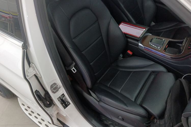 Used Mercedes-Benz GLC 2022 GLC 300 L 4MATIC Dynamic Model Right Front Seat