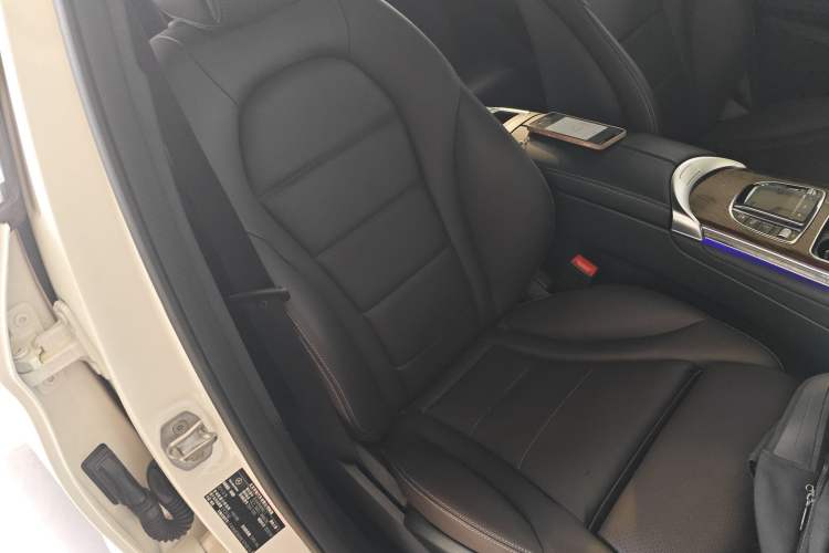 Used Mercedes-Benz GLC 2022 Refreshed GLC 300 L 4MATIC Dynamic Edition Prestige Version Right Front Seat