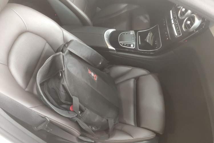 Used Mercedes-Benz GLC 2022 Facelifted GLC 260 L 4MATIC Dynamic Edition Right Front Seat