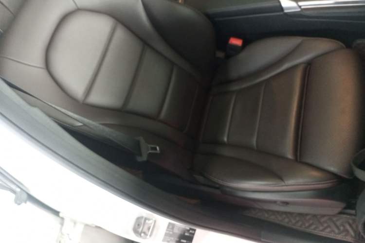 Used Mercedes-Benz GLC 2022 Facelift GLC 260 L 4MATIC Luxury Edition Right Front Seat