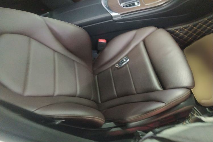 Used Mercedes-Benz GLC 2022 Second Facelift GLC 260 L 4MATIC Luxury Edition Right Front Seat
