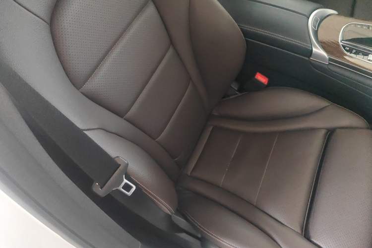 Used Mercedes-Benz GLC 2022 Refreshed GLC 300 L 4MATIC Dynamic Edition Prestige Version Right Front Seat