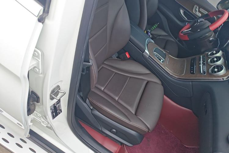 Used Mercedes-Benz GLC 2022 Second Facelift GLC 260 L 4MATIC Luxury Edition Right Front Seat