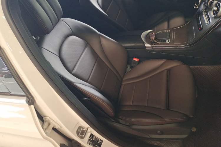 Used Mercedes-Benz GLC 2022 Refreshed GLC 300 L 4MATIC Dynamic Edition Prestige Version Right Front Seat