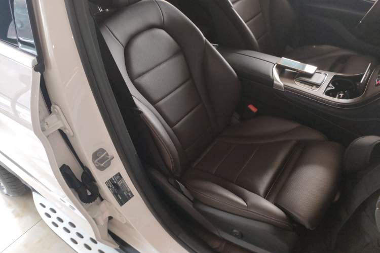 Used Mercedes-Benz GLC 2022 GLC 300 L 4MATIC Dynamic Model Right Front Seat