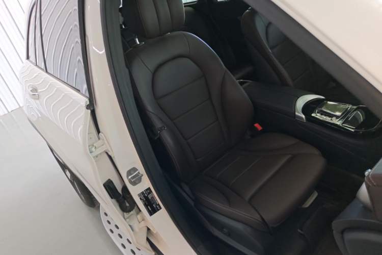 Used Mercedes-Benz GLC 2022 Facelifted GLC 260 L 4MATIC Dynamic Edition Right Front Seat