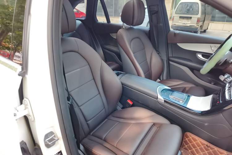Used Mercedes-Benz GLC 2022 Facelifted GLC 260 L 4MATIC Dynamic Edition Right Front Seat