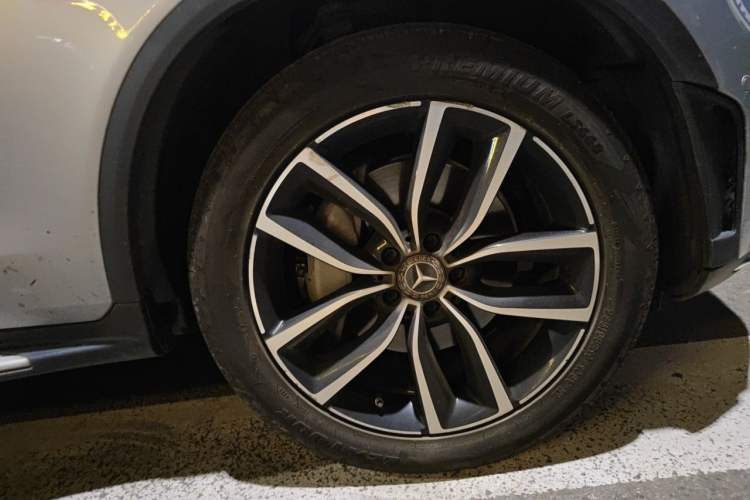 Used Mercedes-Benz GLC 2022 Refreshed GLC 300 L 4MATIC Dynamic Edition Right Front Wheel Hub