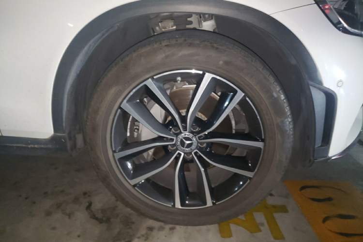Used Mercedes-Benz GLC 2022 GLC 260 L 4MATIC Luxury Model Right Front Wheel Hub